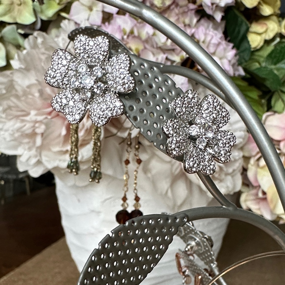 Sparkling Floral Earrings